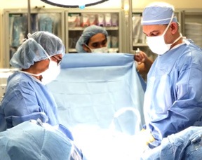 Dr. David Samadi Performing Prostate Cancer Surgery with his Team